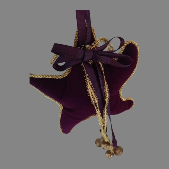 Purple velvet star ornament - Picture 2 of 3
